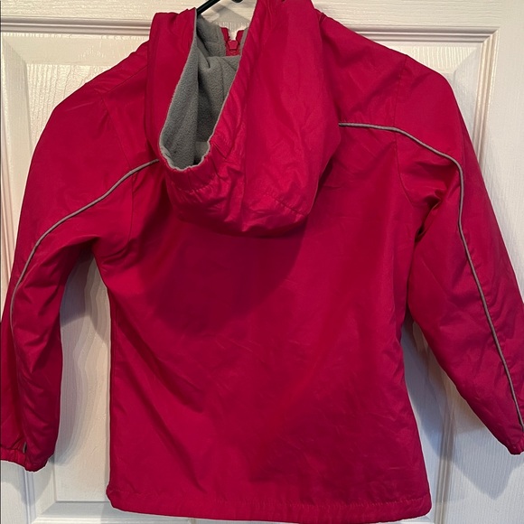 Kids Pink Osh Kosh B’gosh light weight jacket. Lined with fleece - Picture 2 of 3